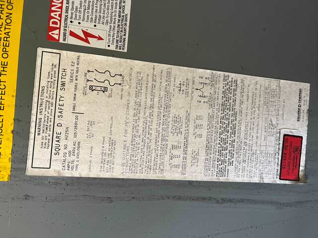 400 Amp. Square D, fused DC safety switch, 2-pole, 250 Volts, Like New - Image 3