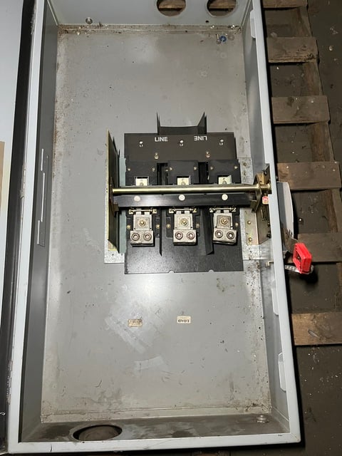 600 Amp. General Electric #THN3366J, non-fused AC safety switch, 3-pole, 600 Volts AC, 250 Volts DC - Image 2