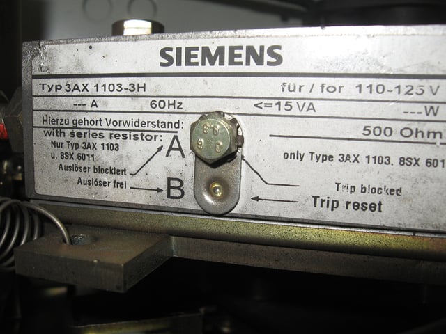 2000 Amps, Siemens #3AH4305-4, vacuum circuit breaker, 36,000 Volts - Image 4