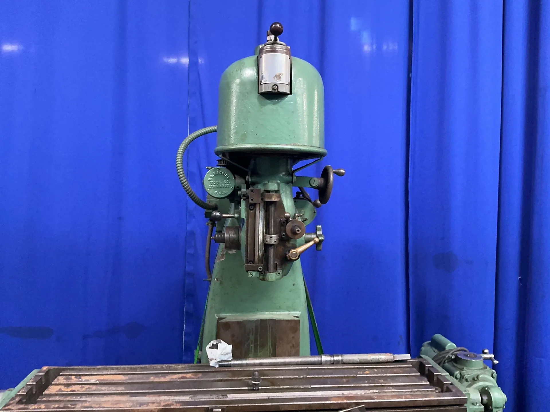 10" X 42" U.S. Motors Machine Tool #V, Vertical Knee Mill, 1 HP, 1165 RPM, 3/60/220/440 - Image 2
