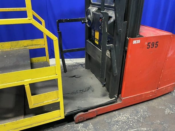 3,000 LB. BT Prime Movers #0E35, Stand-Up Forklift, 95" Mast - Image 4