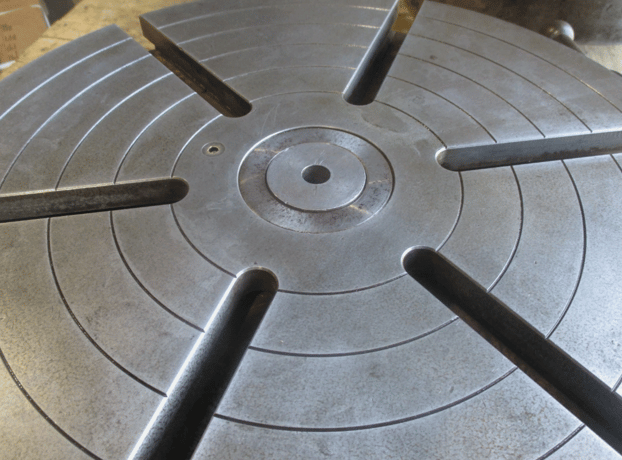 15" News (Yuasa) horizontal round rotary table with 5/8" T-slots - Image 4