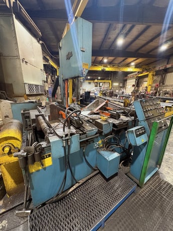 20" x 25" DoAll #TF2025M, Vertical Saw - Image 1
