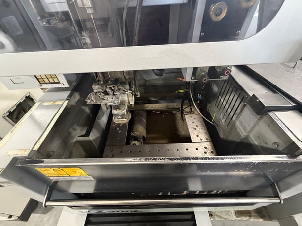 Sodick #VZ300L LN2W wire Electrical Discharge Machine, 85" L x 28" W x 71" H tank, 2015 - Image 3