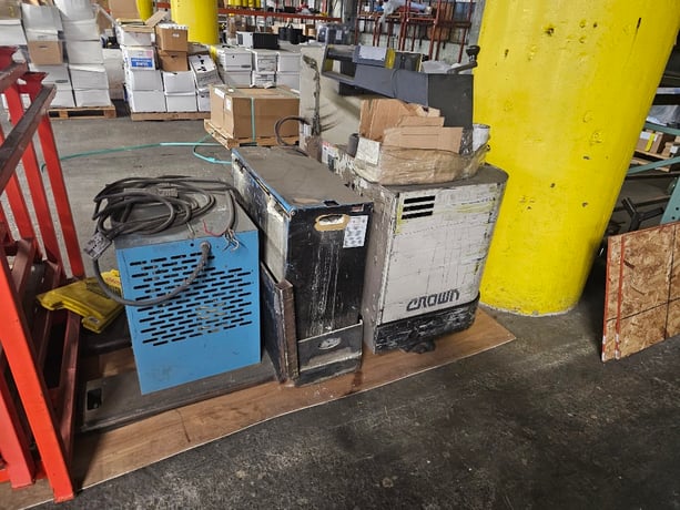 6000 lb. Crown #60PR-27-3, forklift, 4' forks - Image 8