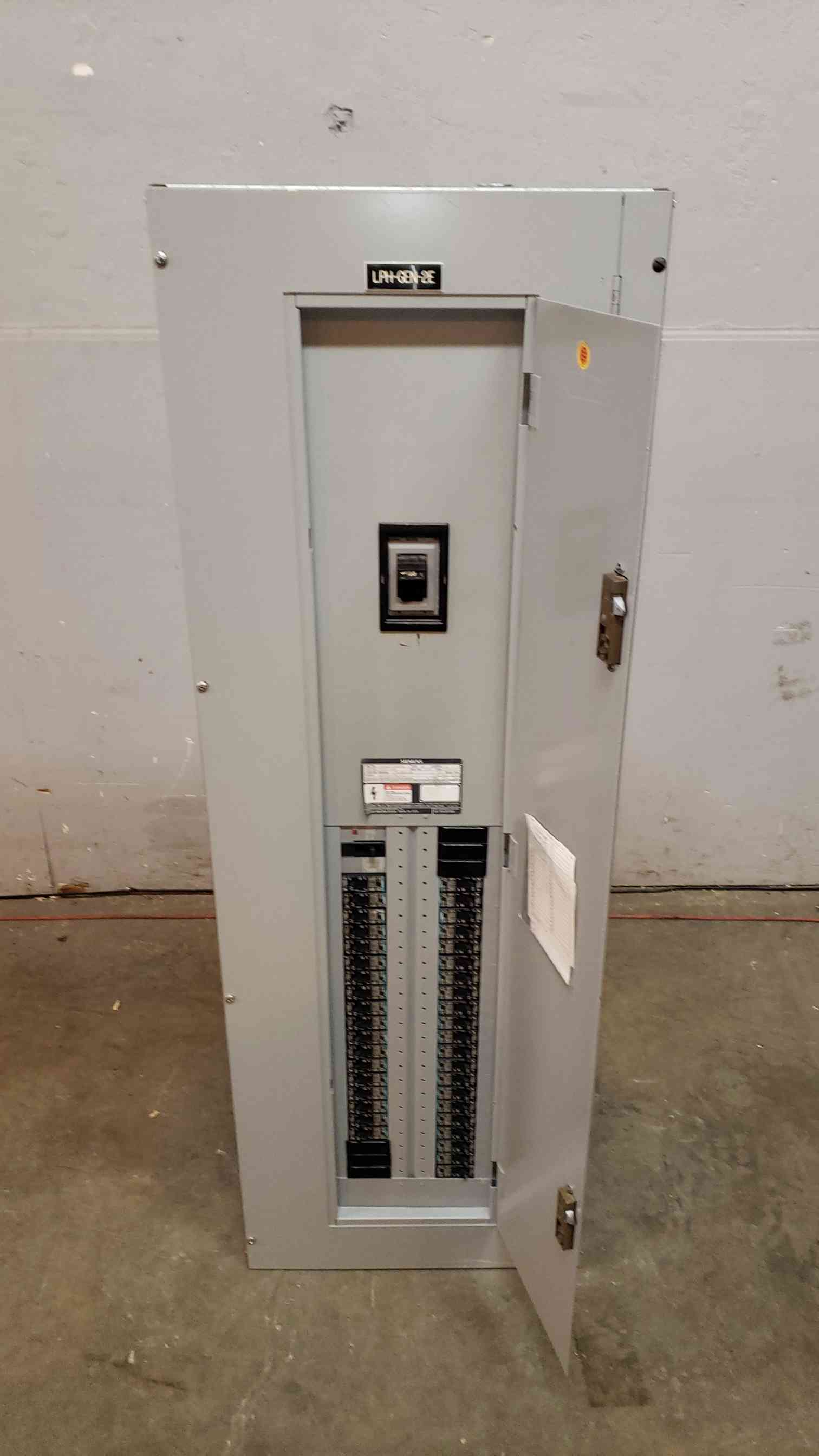 225 Amp. Siemens Sentron Panelboard, 480V, 277V, 3PH, 100A Main (2 available) - Image 1