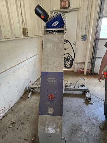.5 Ton, Gorbel, Workstation Crane, 50.5' runway length x 19' bridge span, Vacumaster attachment - Image 8