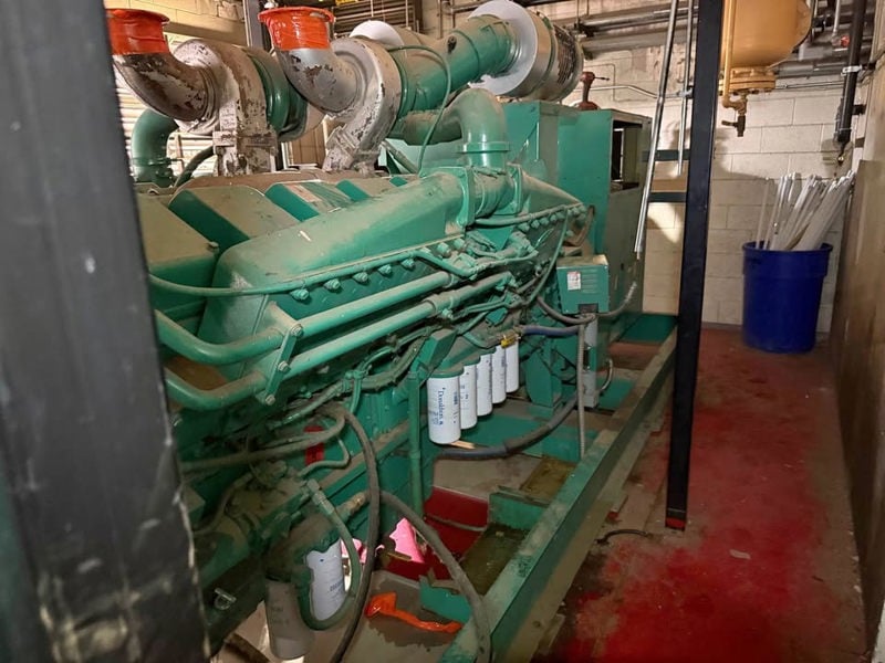 1250 KW Cummins #1250DFLC Diesel generator set, #KTA50G3 engine, skid mount, 870 hr, warranty - Image 1