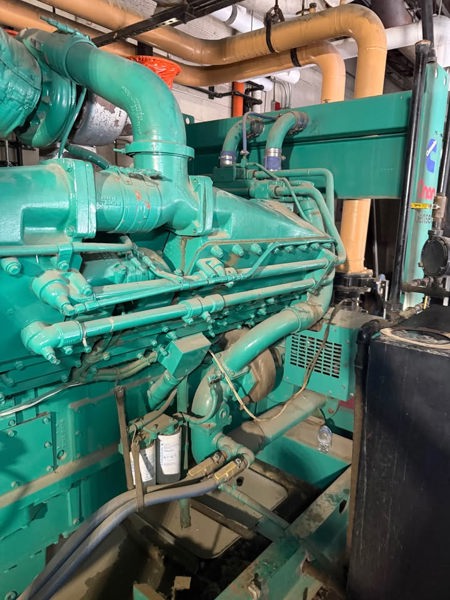 1250 KW Cummins #1250DFLC Diesel generator set, #KTA50G3 engine, skid mount, 870 hr, warranty - Image 2