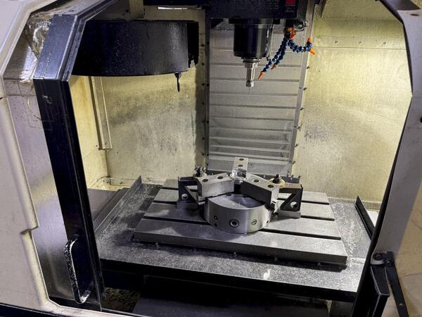 Haas #VF-1, CNC vertical machining center, 3-Axis, 20" X, 16" Y, 20" Z, 5000 RPM, 16 automatic tool changer - Image 2