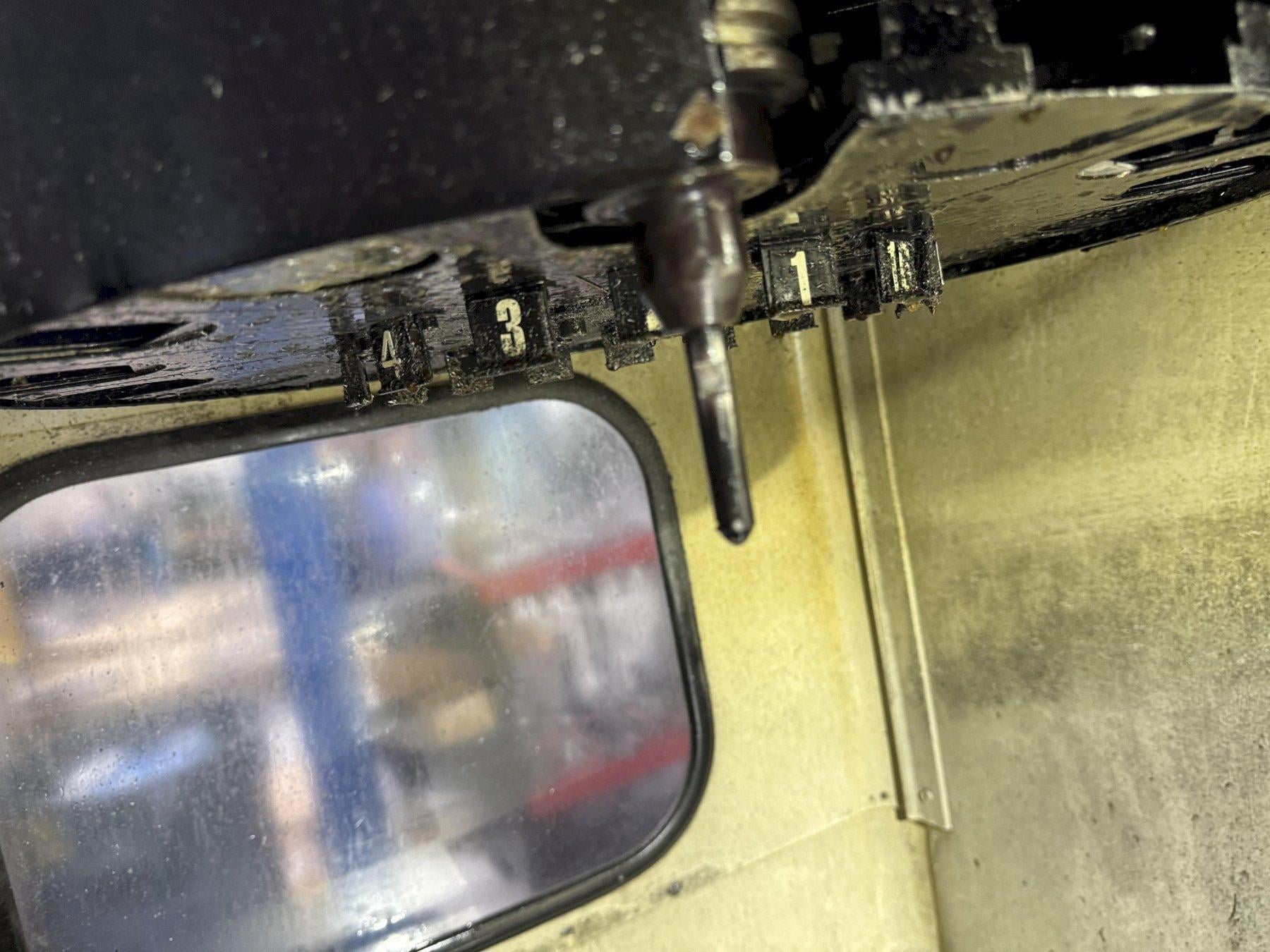 Haas #VF-1, CNC vertical machining center, 3-Axis, 20" X, 16" Y, 20" Z, 5000 RPM, 16 automatic tool changer - Image 4