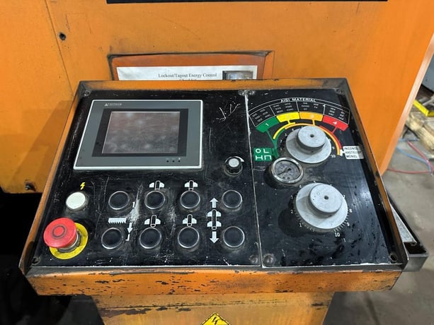 22" x 30" Cosen #C-7656NC, twin post fully automatic horizontal band saw, 262" x 2.1" x .06" blade, 2011 - Image 5