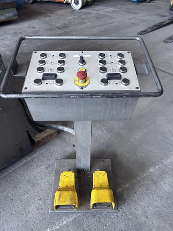 4" x 1/2" Comac #308HV4, Angle Bending Roll, 15.4" diameter roll, 4.75" diameter shaft, 20 HP, 2011 - Image 9