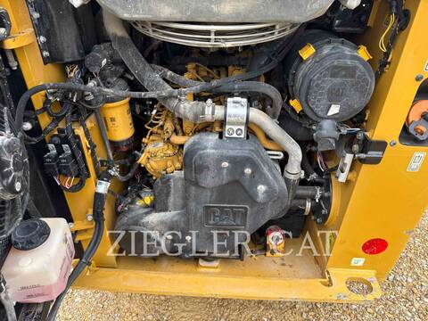 Caterpillar 239D3, 1351 hours, S/N: RWK00553, 2023 - Image 7