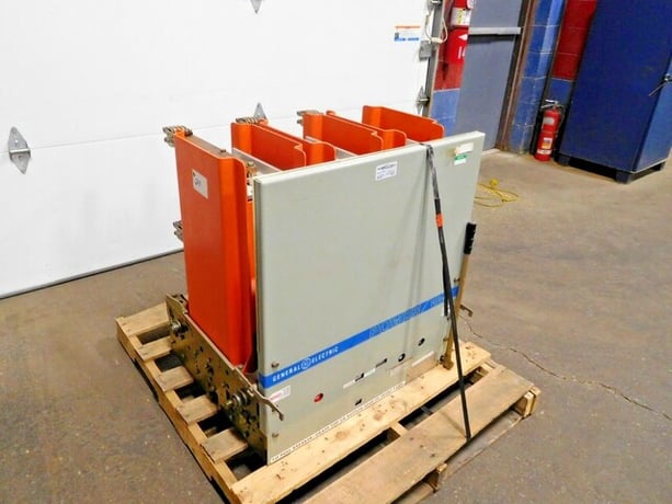 1200 Amps, General Electric #VB-7.2-500-3, power vac vacuum circuit break, 8.25 KV, 33 KA, 95 KV BIL, 125 - Image 2