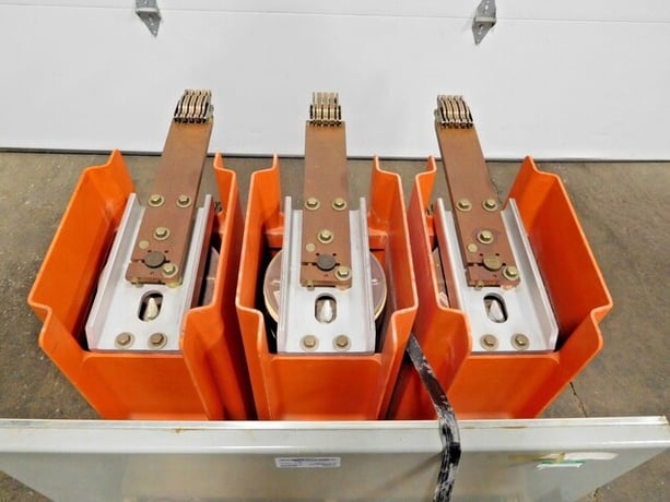 1200 Amps, General Electric #VB-7.2-500-3, power vac vacuum circuit break, 8.25 KV, 33 KA, 95 KV BIL, 125 - Image 7
