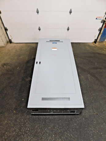 600 Amp. General Electric, Spectra Series panelboard, 480Y/277 Volts, 3 phase, 4 W., 600 Amp. main breaker - Image 2