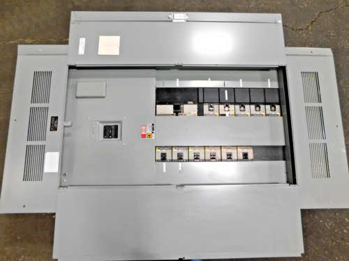 800 Amp. Square D, HCW-12-240262480, I-Line panelboard, 208Y/120 Volts, 3 phase, 4 W., 800 Amp. main breaker - Image 3