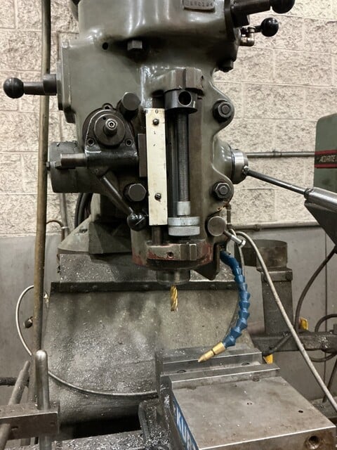 Bridgeport, vertical milling machine, 9" x 42" powered table, 2 HP, 1410/1735 RPM, variable speed, 2-axis - Image 5