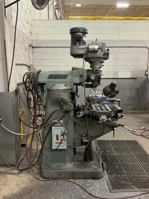 Bridgeport, vertical milling machine, 9" x 42" powered table, 2 HP, 1410/1735 RPM, variable speed, 2-axis - Image 6