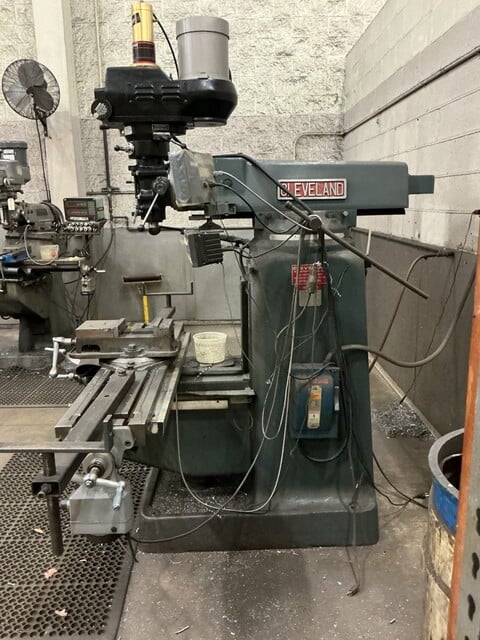 Cleveland, vertical milling machine, 10" x 52" powered table, 3 HP, 1720 RPM, variable speed, 2-axis digital - Image 4