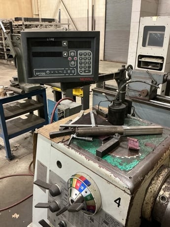 Willis #CP-1550, Microcut engine lathe, 2-1/4" hole thru spindle, inch/metric, Newall digital read out - Image 5