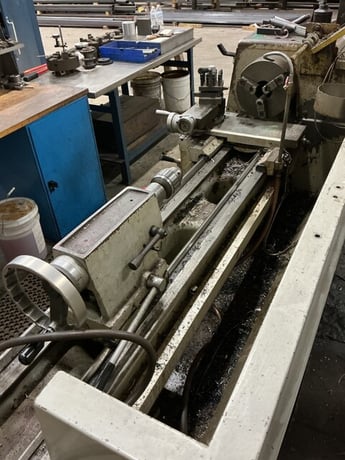 Willis #CP-1550, Microcut engine lathe, 2-1/4" hole thru spindle, inch/metric, Newall digital read out - Image 9