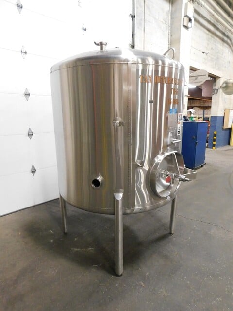 465 gallon Walker, 304 Stainless Steel tank, 15 BBL, coned top & bottom, 16" x 20" manway, CIP spray ball, 14 - Image 2