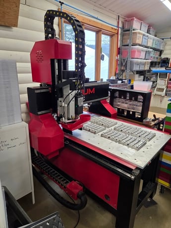 Iridium #STD-24x36, CNC Router, 24" x 36" table, 10 HP ISO30 spindle, 5-tool ATC, dust collector, Linux - Image 4