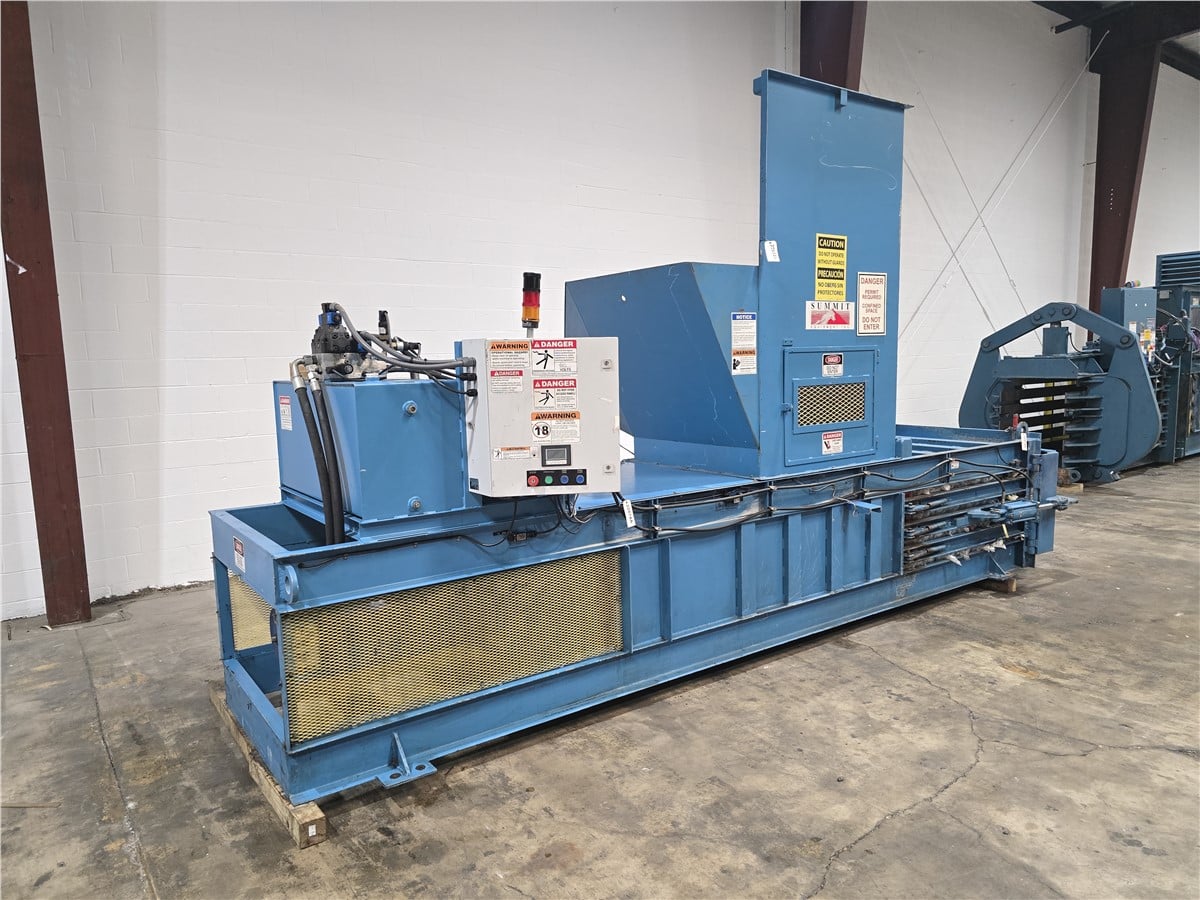 Summit #D7, Horizontal Baler - Image 2