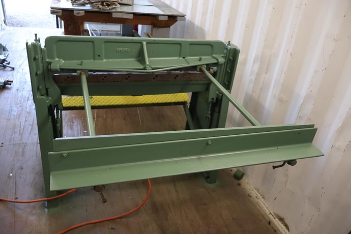 16 Wysong & Miles #1636, Stomp Shear, 26" back gauge, 14" x 36" front apron, front squaring arms, 1977 - Image 6