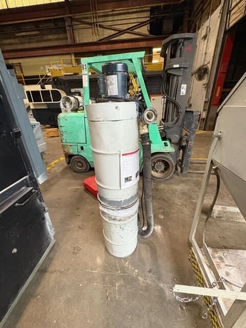 Econoline, suction abrasive blast cabinet, w/ dust collector foot pedal - Image 10