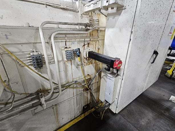 No. 250 Rotoflo, Spline Roller, 36" Rack, 45" Stroke, 25 HP, Fanuc 35i Control, M-10iA Robot Loader, 1990 - Image 4