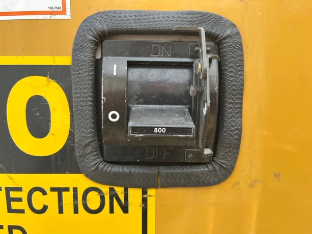 500 KW Caterpillar #3456, diesel generator set, 277/480 Volts, 700 hours, 1800 RPM, open skid, 300 gal. - Image 8