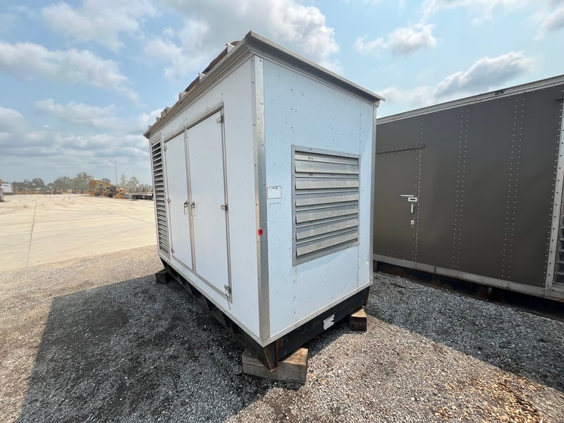 300 KW Caterpillar #C9, diesel generator set, 277/480 Volts, 418 hours, 1800 RPM, EPA Tier 1, weatherproof - Image 3