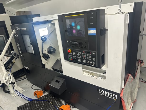 Hyundai Wia #SE2200LSYA, 5-Axis CNC Lathe, 23.6" swing, 22" centers, 11.8" turning diameter, 8" chuck, 2.6" - Image 3