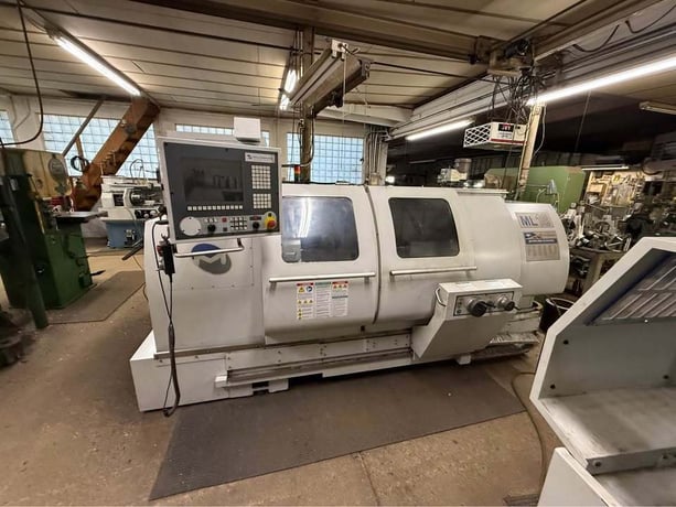 Milltronics #ML-18, CNC Lathe, 18.7" swing, 60" machining length, 2.5" bar, 15 HP, 2600 RPM, tailstock - Image 2