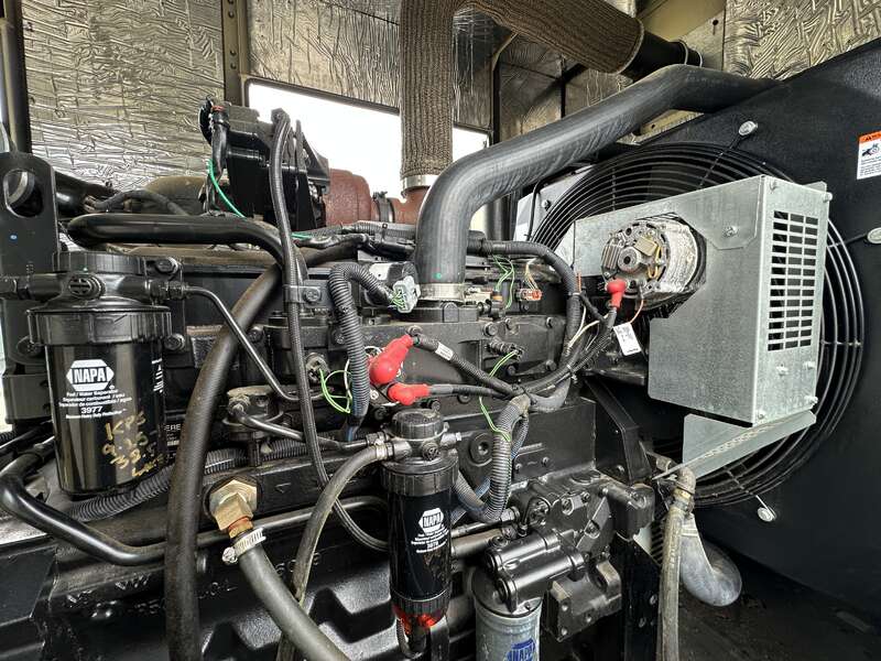 200 KW Kohler #200REOZJF, diesel generator set, 277/480 Volts, 108 hours, 315 HP @ 1800 RPM, John Deere - Image 5