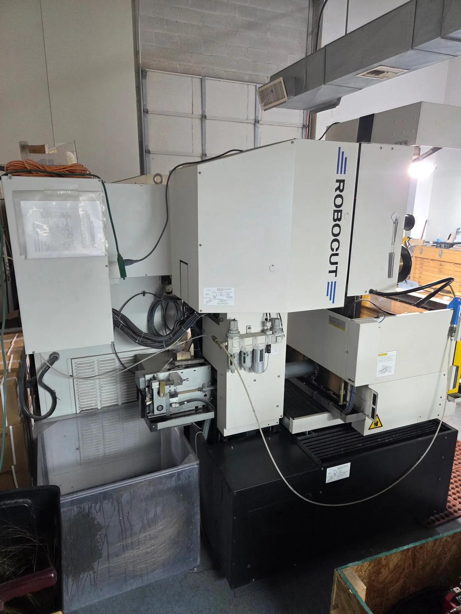Fanuc #Robocut-a-C400iB, Wire Electrical Discharge Machine, 15.7" X, 11.8" Y, 10.2" Z, 2.36" x 2.36" U/V - Image 8