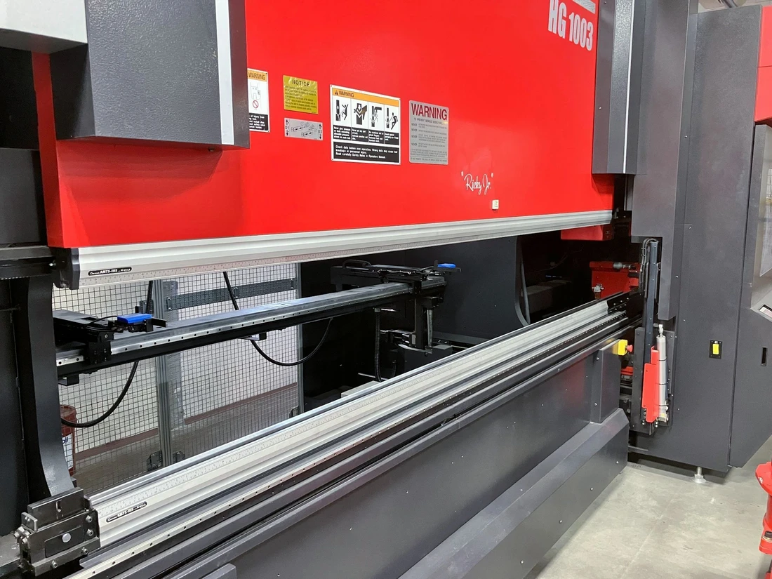 100 Ton, Amada #HG1003ARS, CNC Press Brake, 10' bed length, 106.3" between housing, 9.8" stroke, 1.7' throat - Image 5