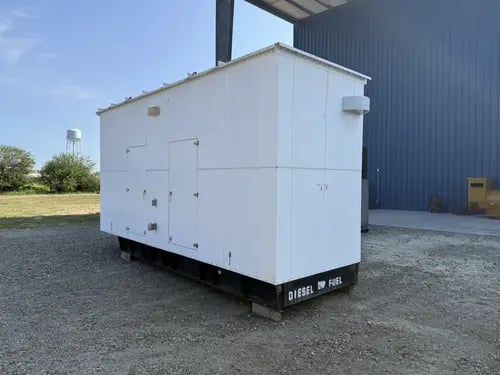 500 KW Generac #7715380600, diesel generator set, 277/480 Volts, 3-phase, 501 hours, 753 HP @ 1800 RPM - Image 2