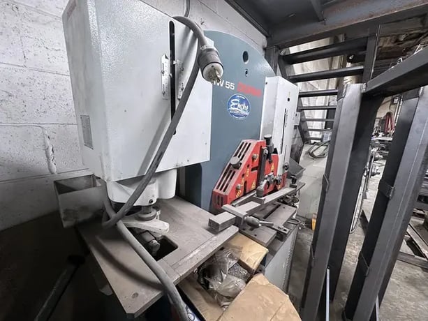 4.7" x 4.7" x .39" Durma #IW-55/10, hydraulic ironworker, 55 ton, 9.8" throat, 2.4" stroke, 37 SPM, 2018 - Image 2
