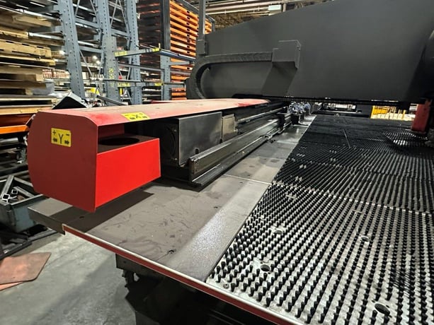 22 Ton, Amada #EM-2510NT, servo driven turret punch, 50" x 196" sheet, 2006 - Image 6