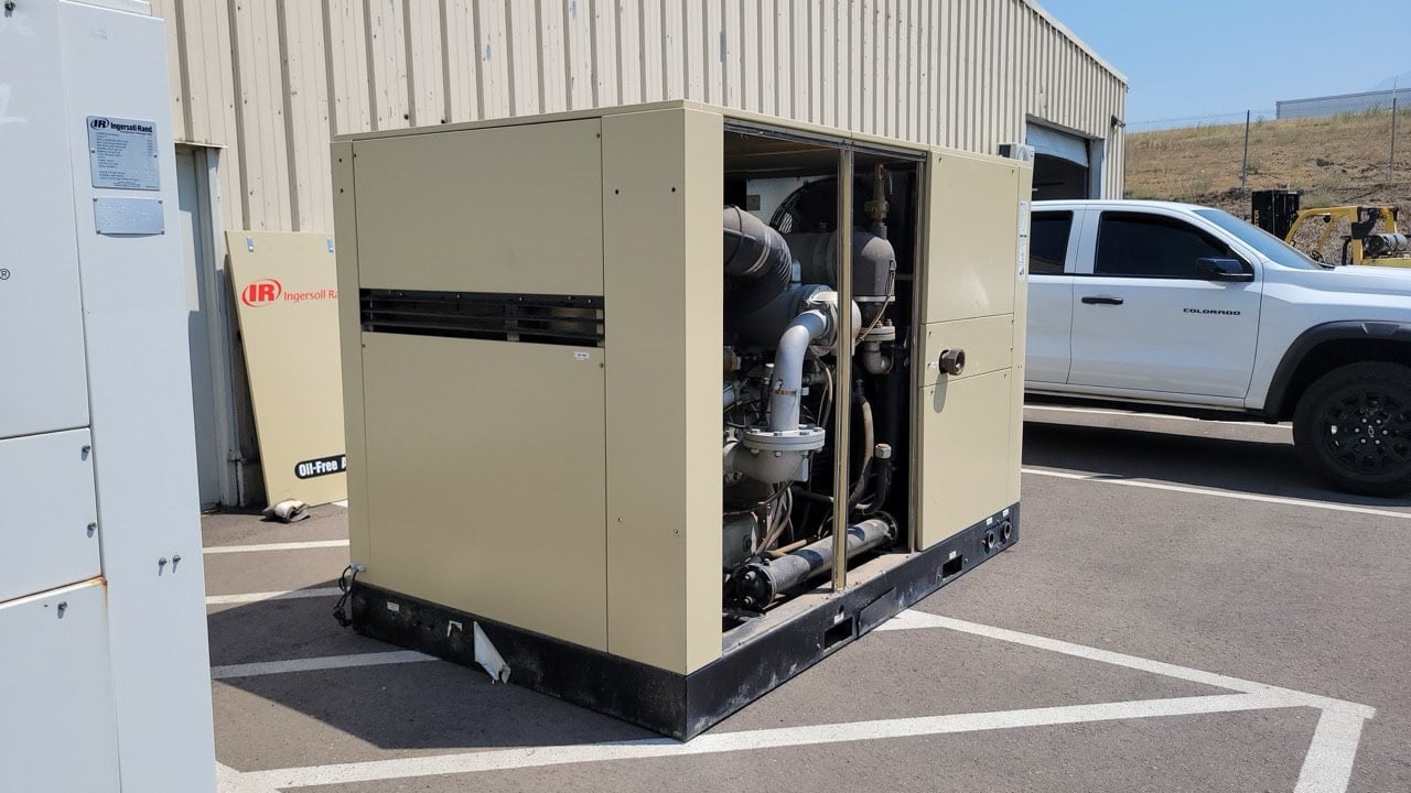 855 CFM, 125 PSI, Ingersoll-Rand #Sierra-H200W, Oil-Free Rotary Screw Air Compressor, 201 HP, 460 V., 2015 - Image 2