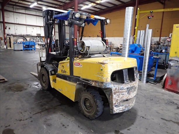 9,100 lb. Yale #GLP120MJNGBE105, cushion tire forklift, propane, 214" 3-stage mast, side shift, 6' forks, 2004 - Image 4
