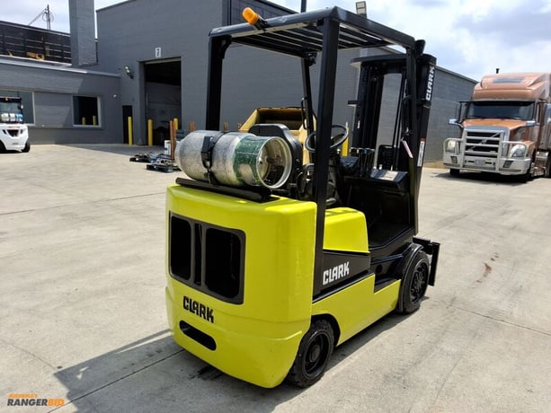 5,000 LB Clark #CGC25, Propane Forklift, 189" lift height, 42" forks, 3 stage mast, side shift, 1023 hours - Image 2