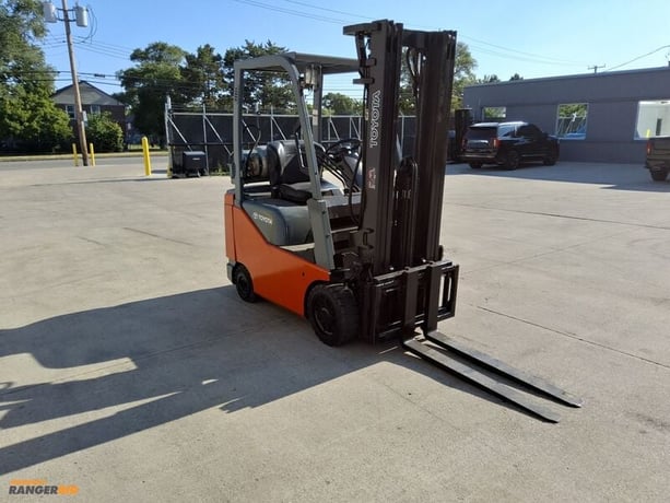 3,500 LB Toyota #8FGCU18, Propane Forklift, 189" lift height, 42" forks, 3 stage mast, side shift, 18226 hours - Image 3