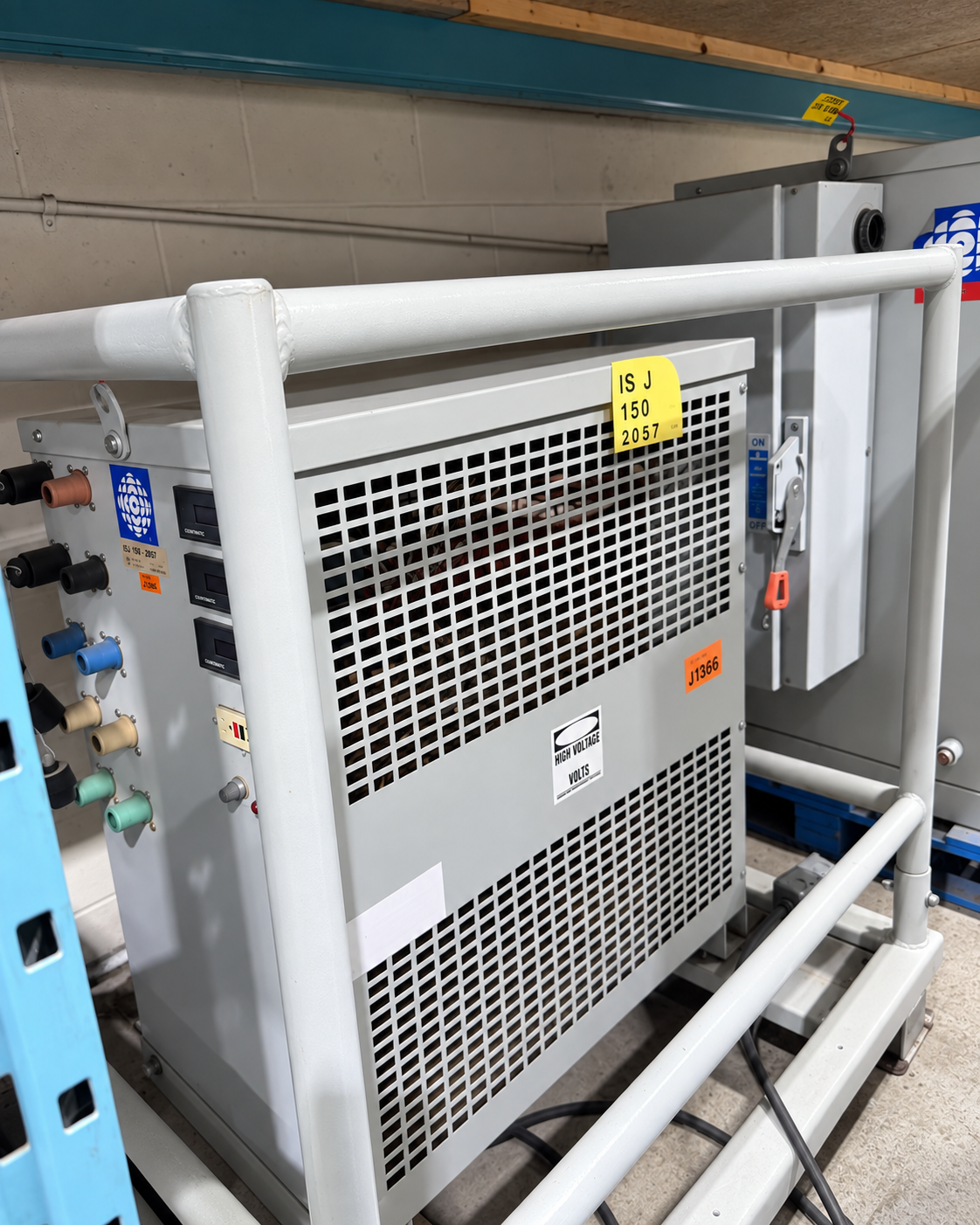 150 KVA Power Distribution Unit (PDU), 600 Delta Volts to 208Y/120 Volts, Camlock Connections, Digital - Image 1
