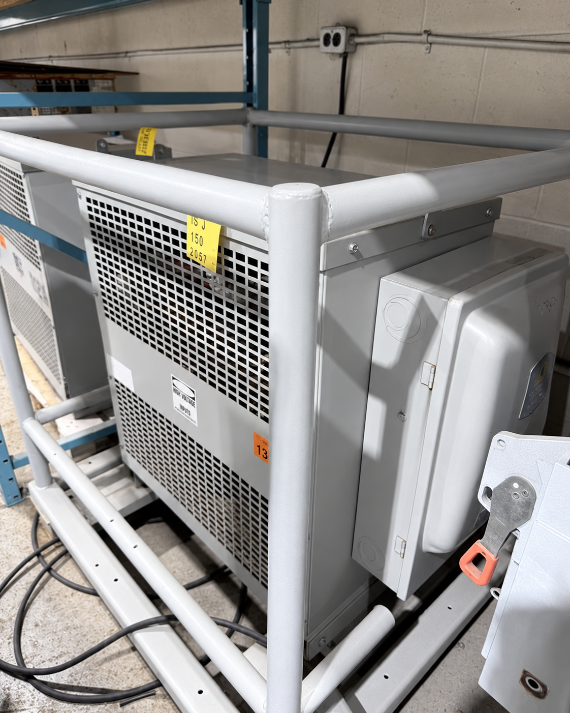 150 KVA Power Distribution Unit (PDU), 600 Delta Volts to 208Y/120 Volts, Camlock Connections, Digital - Image 2