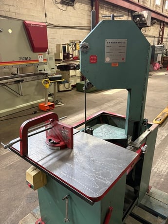 10" x 12" ER Maier #KM1012, Vertical Roll-In Band Saw, 18" x 30" table, 9'10"-10' 2" blade length, 1/4"-3/4" - Image 4